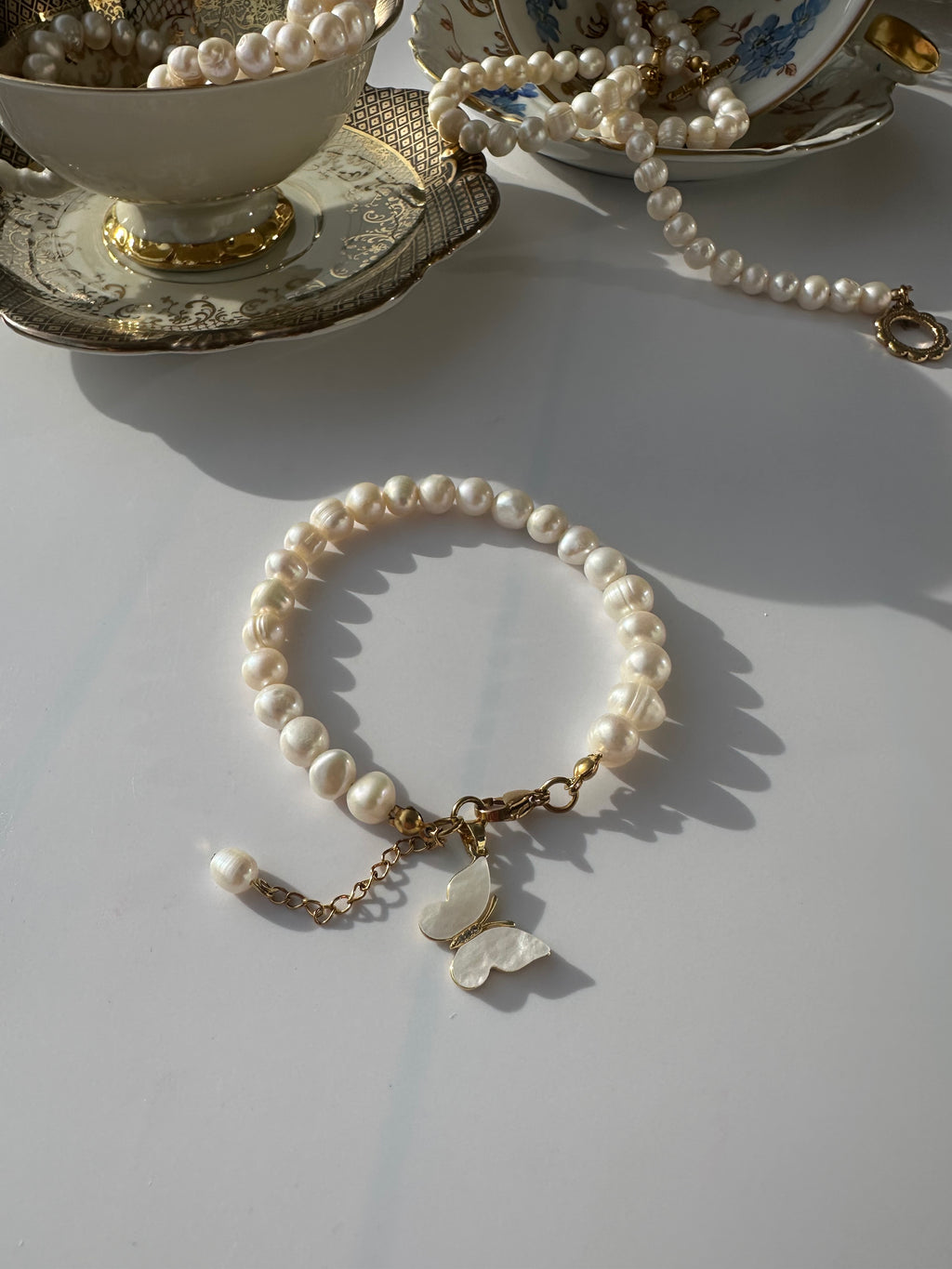 Schmetterlingskraft – Süßwasserperlen Armband