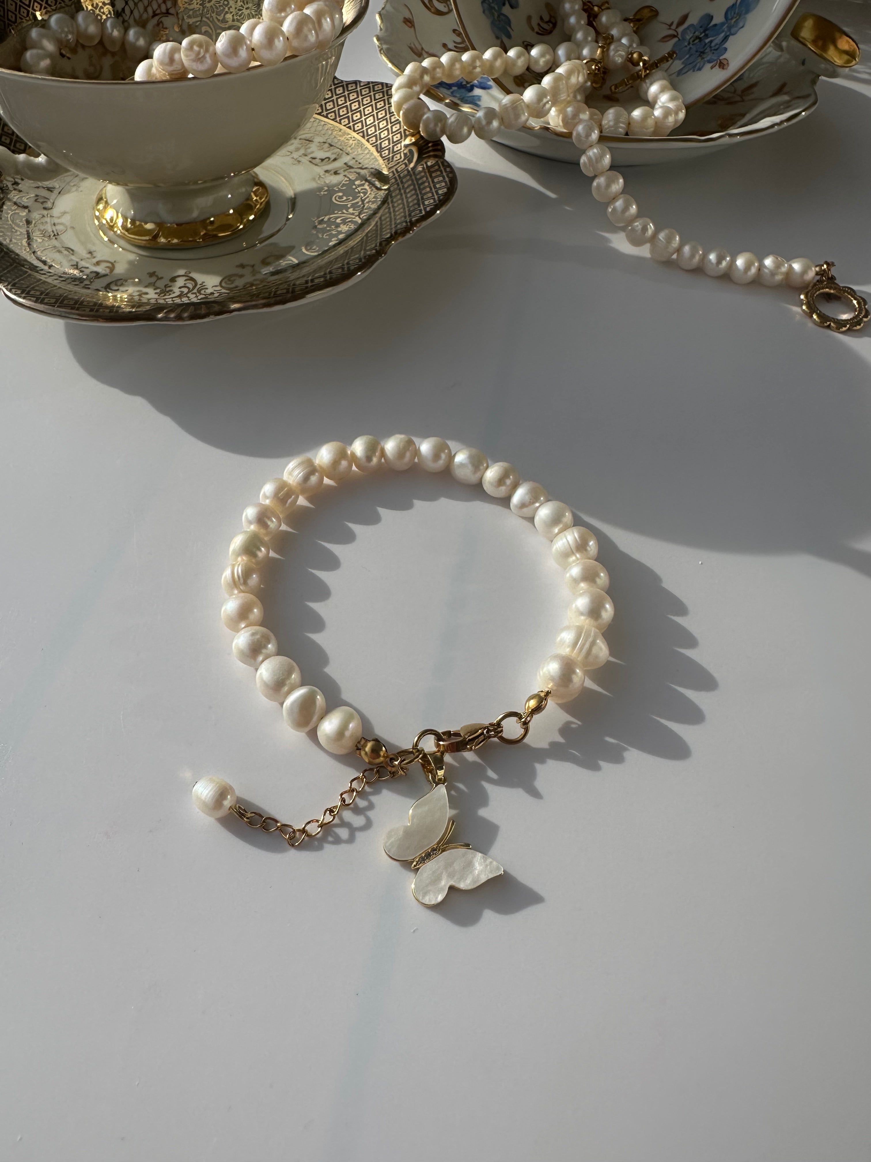 Schmetterlingskraft – Süßwasserperlen Armband