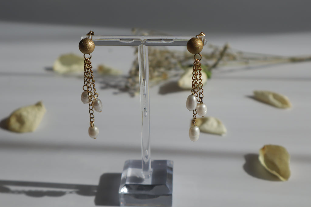Hängeohrringe mit Süßwasserperlen und Kette