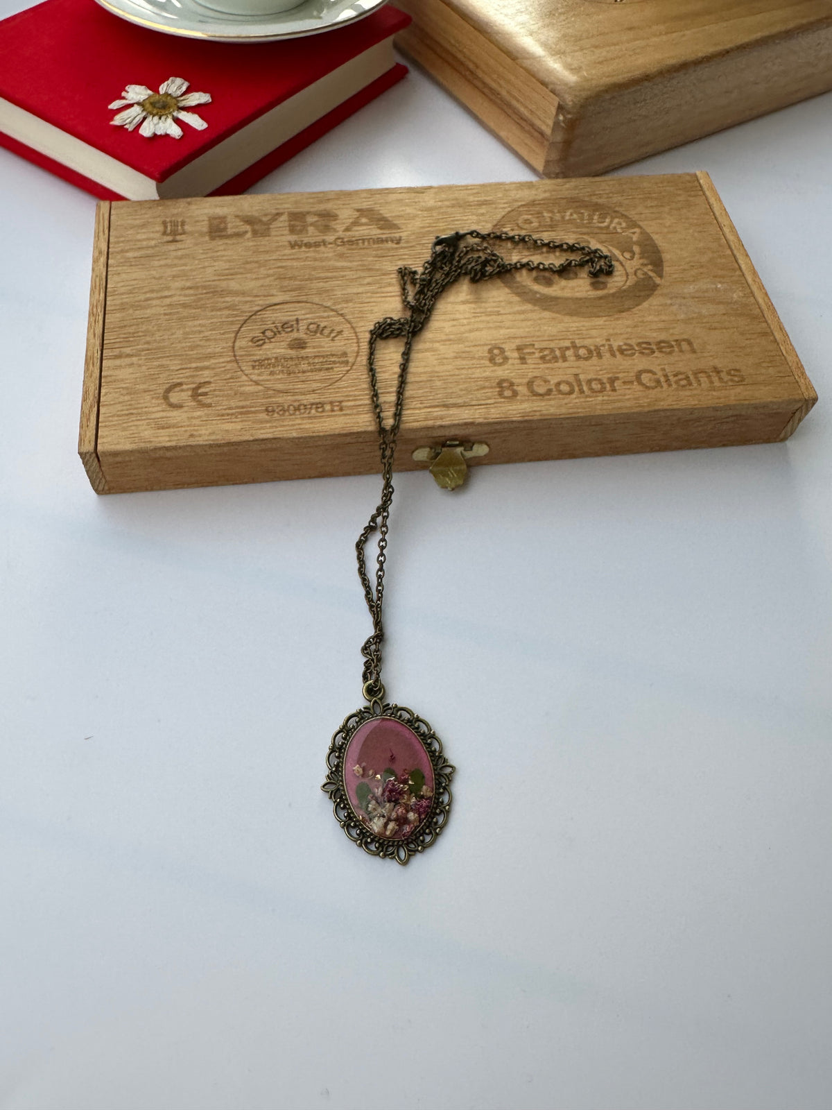 Lia Kette – echte Schleierkrautblüte in Resin verewigt