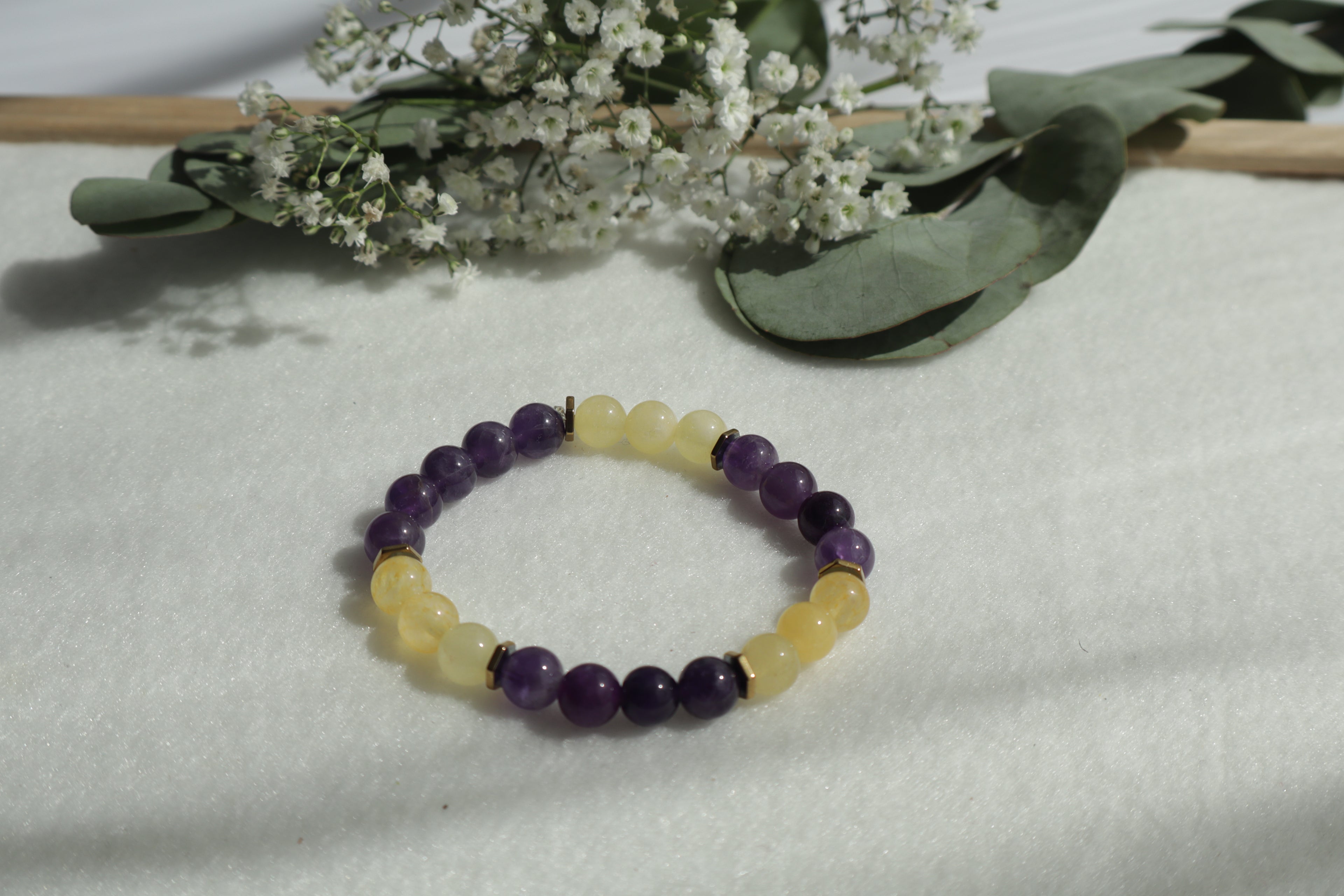 Zeitlose Naturstein Armbänder – Elastisch & Individuell