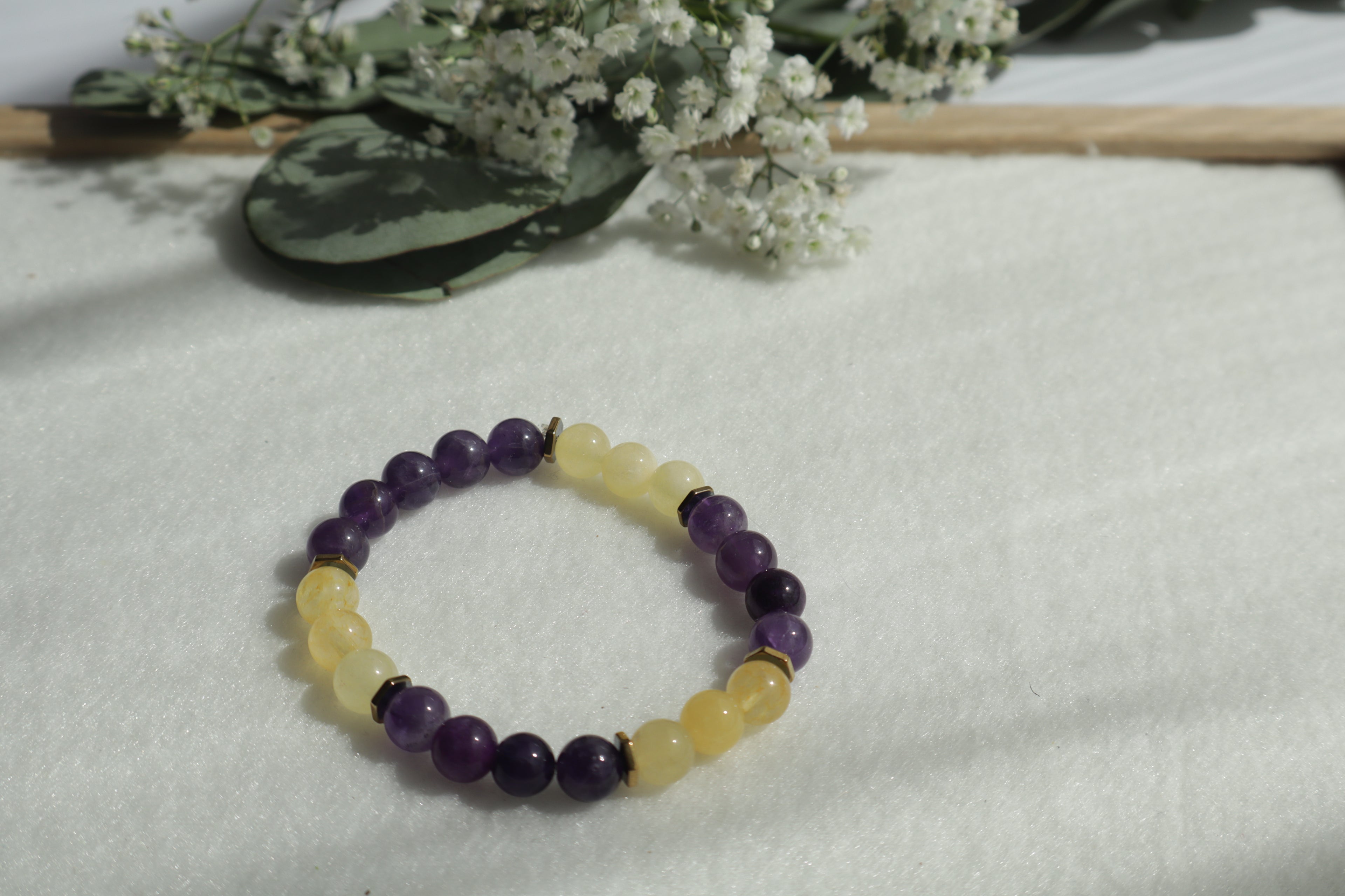 Zeitlose Naturstein Armbänder – Elastisch & Individuell