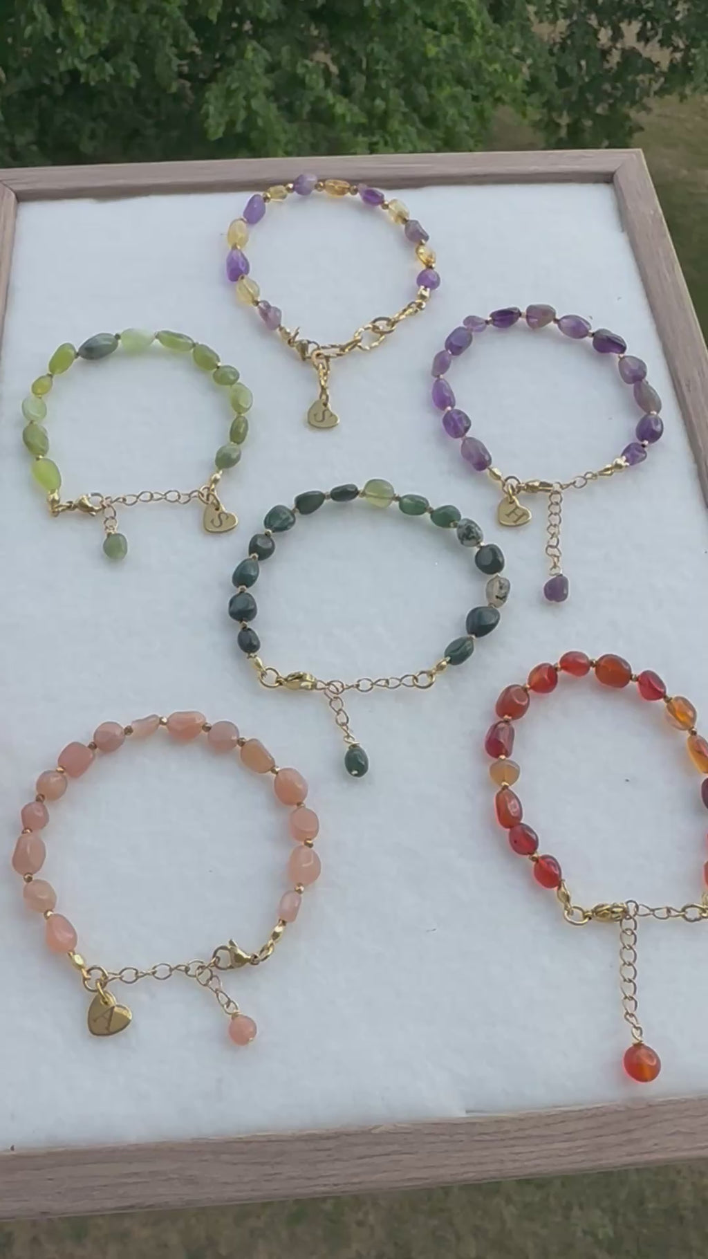 Nazenin – Personalisierbares Armband aus echtem Sonnenstein & Hämatit